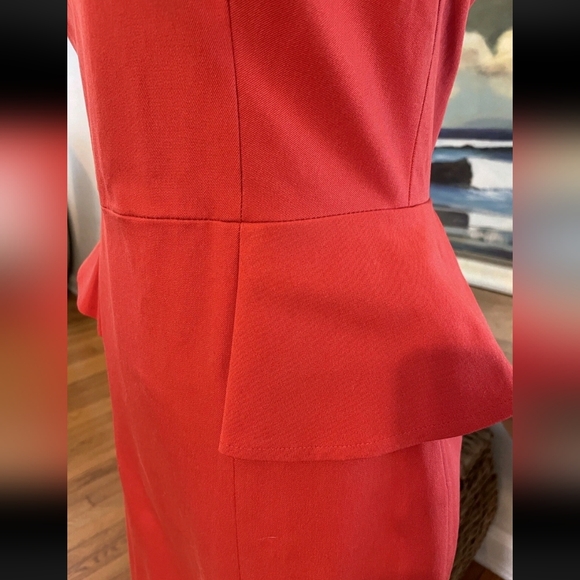 NWT Banana Republic Bi-Stretch Side Peplum Dress Size 6 - Picture 4 of 4